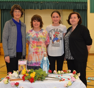 Pius XII School Celebrates Catholic Education Week through the Living Rosary